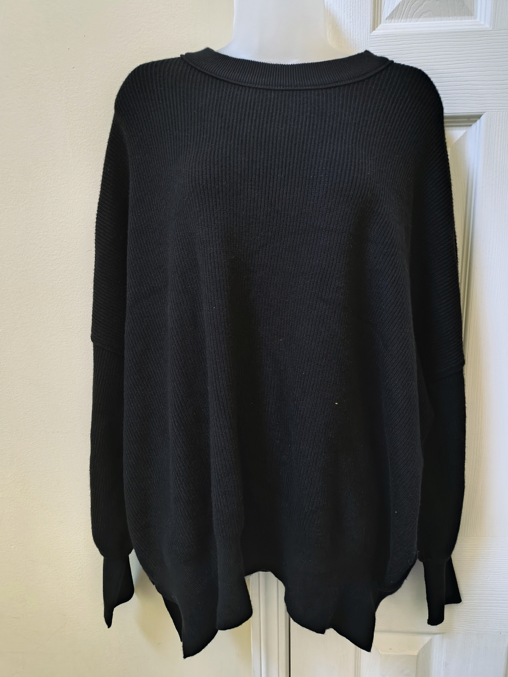Black Oversized Women's Sweater - Classic Crewneck